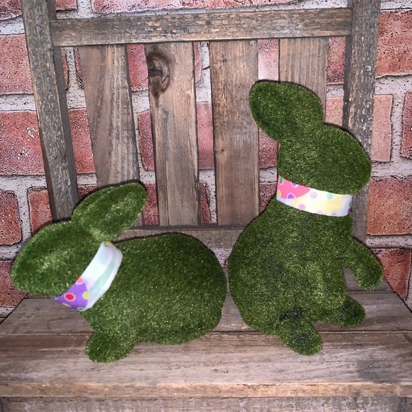 Moss Bunnies tiered tray spring Easter farmhouse decor - Picture 4 of 5